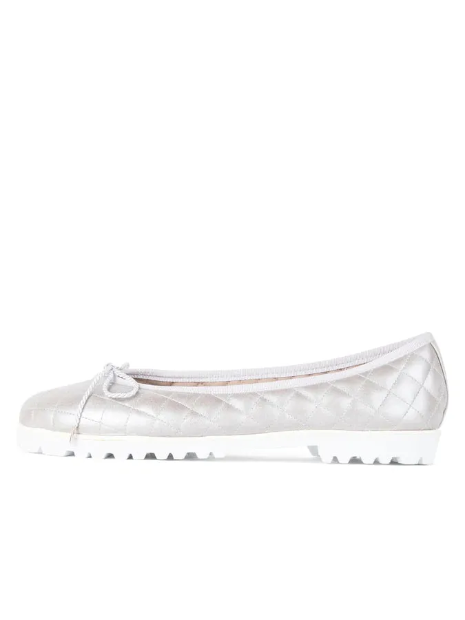 PAUL MAYER - BREEZE LUG SOLE BALLET - SIZE 9.5 - SILVER