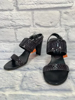 Sandals Designer By Stuart Weitzman  Size: 8