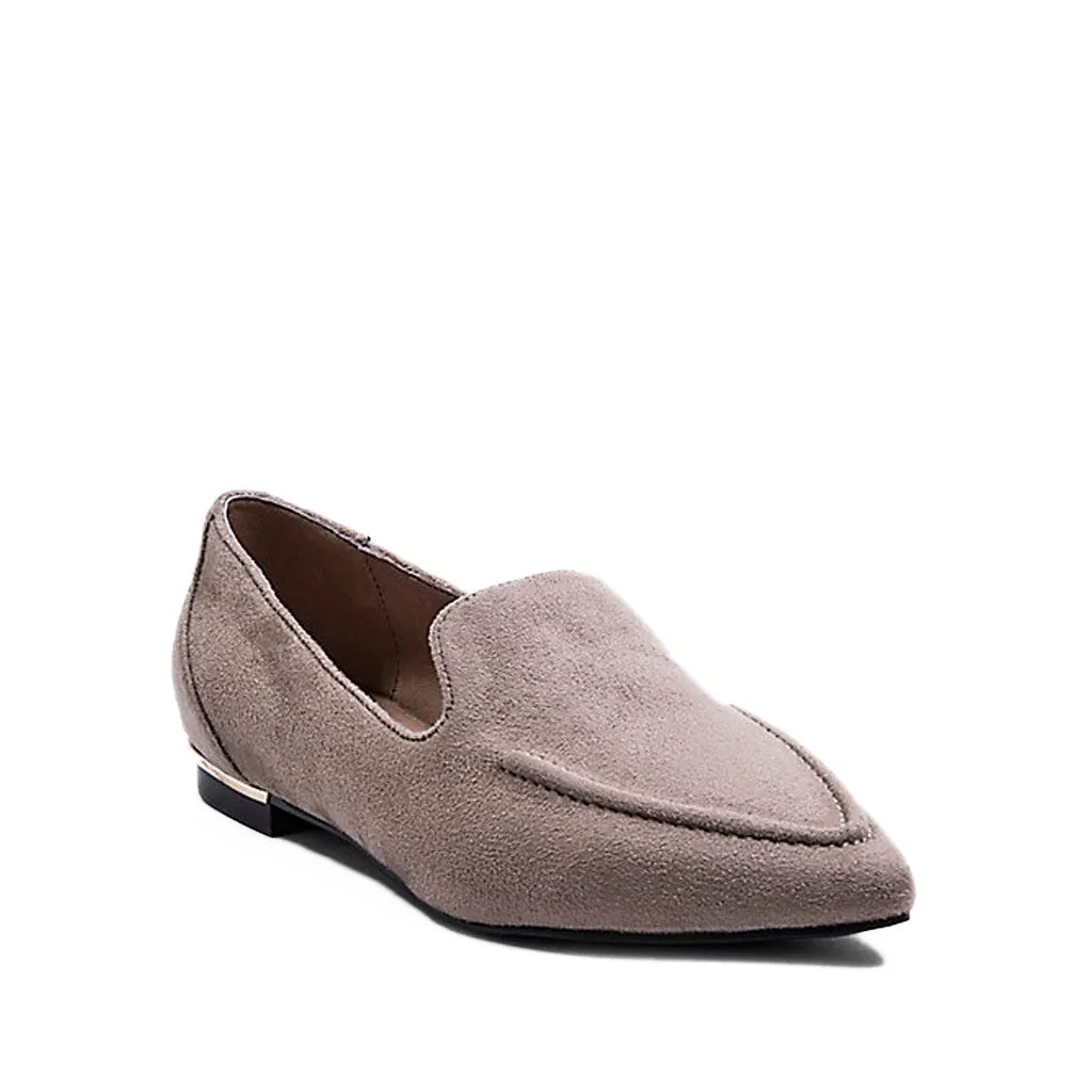 Steve Madden Women's Debbra Flat Shoe in Taupe