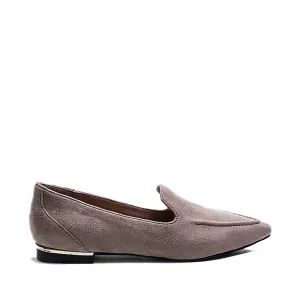 Steve Madden Women's Debbra Flat Shoe in Taupe